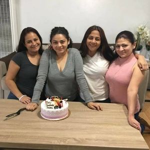 Meet your Posher, Edith